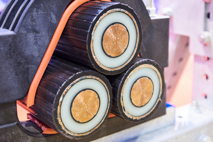 types of electrical insulation surrounding high voltage copper cables